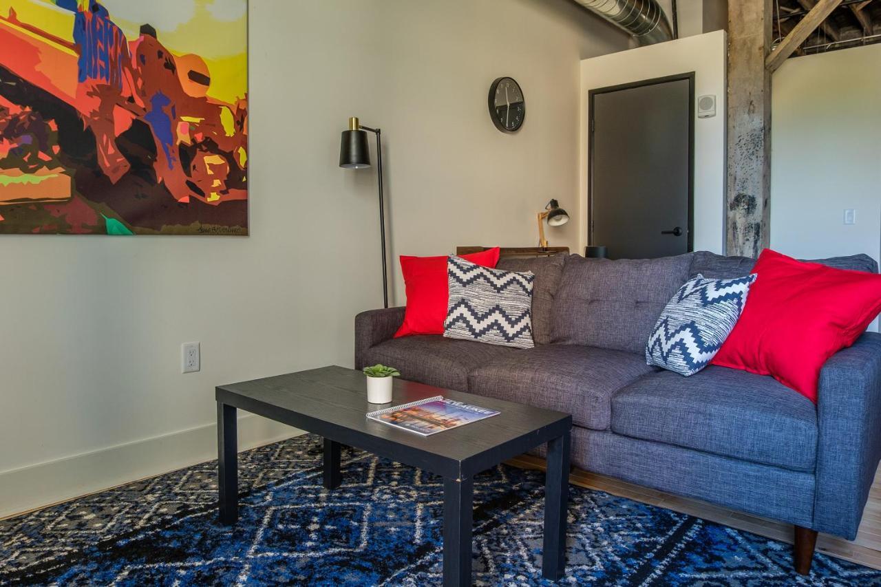 Frontdesk Maxwell Lofts Milwaukee Walker'S Point Apartment Room photo